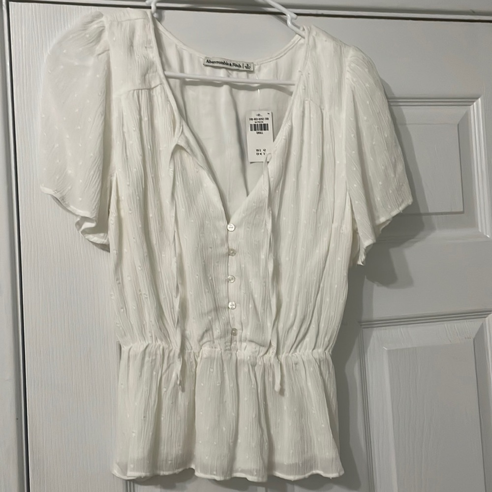 Abercrombie & Fitch white flowy blouse - size small